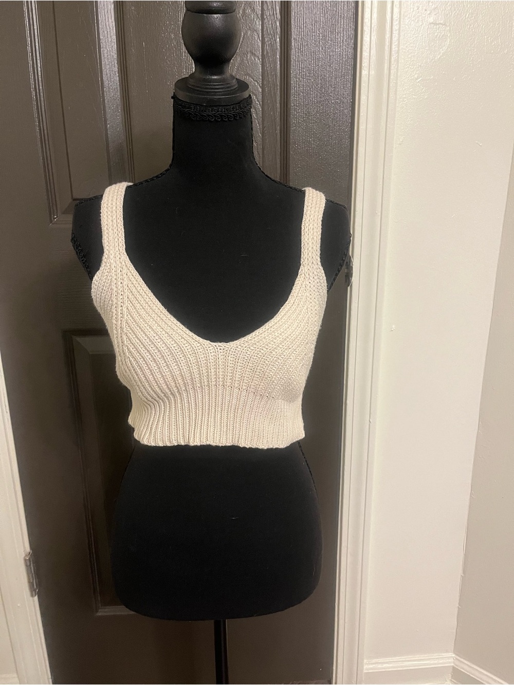 Zara Cream Knit Cropped Tank Top